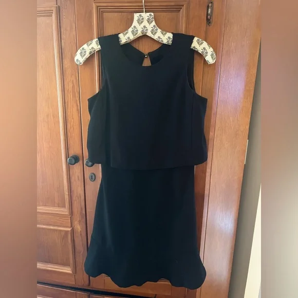Banana Republic Shift Dress Layered Ruffle Sleeveless Keyhole Back Black  size 0